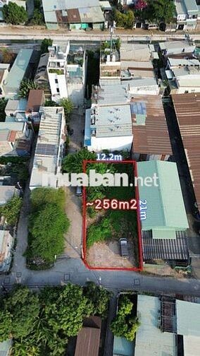 cần bán đất dt rộng ngang 12.2m đường thông sát bên sông Sài Gòn 