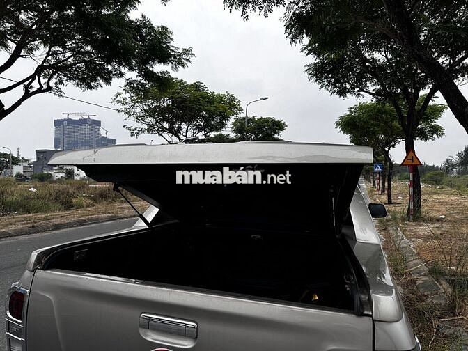 Isuzu D-Max Xám Số sàn