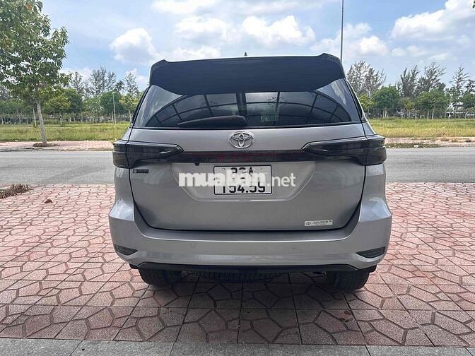 Toyota Fortuner 2018 Bạc