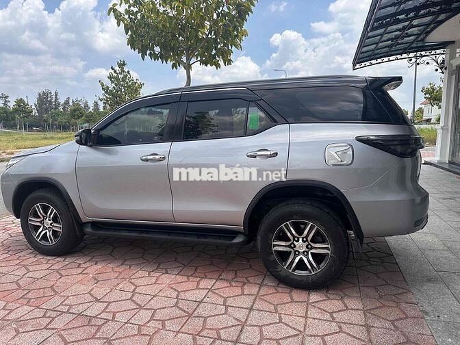 Toyota Fortuner 2018 Bạc