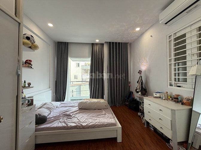 BÁN NHÀ NGUYỄN TRỌNG TUYỂN PHÚ NHUẬN HẺM XE TẢI 