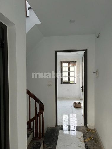 Căn nhà 5 tầng tại Yên Kiện Xã Ngọc Hồi cần bán giá 6.5 tỷ 
