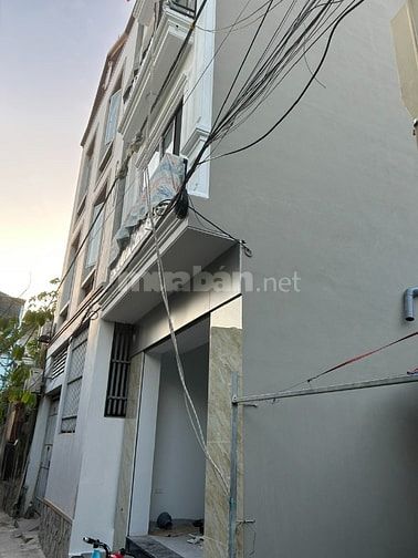 Căn nhà 5 tầng tại Yên Kiện Xã Ngọc Hồi cần bán giá 6.5 tỷ 