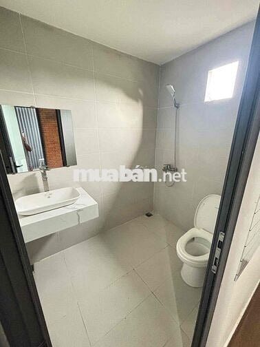 🇻🇳 Cần Cho Thuê Nhà Nguyên Căn Lê Văn Lương có Sân rộng