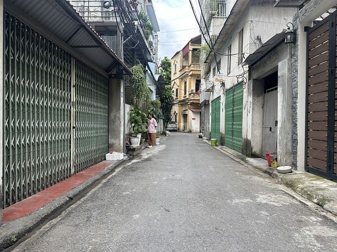 Chu Huy Mân – Long Biên – Ô TÔ – 69 m2 – 5 Tầng – MT 3.6 M – Giá 14.7 