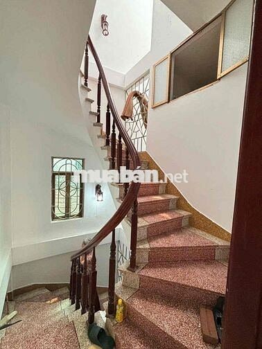 trung tâm quận hai bà trưng gần oto diện tích 35m 3,5 tầng sẵn sổ đỏ v