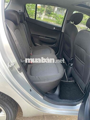 Hyundai i20 Bạc