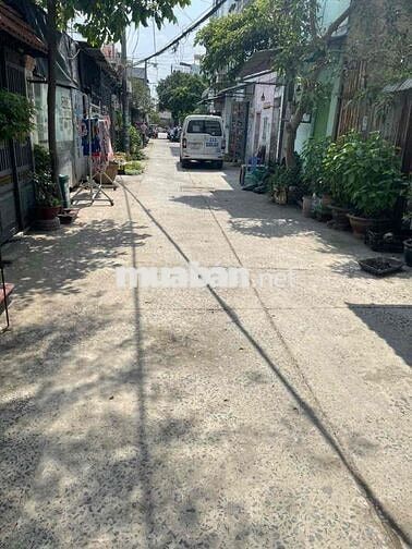 cho thuê nhà rộng rãi gần ngã 5 hẻm xe tải điện 3 pha phù hợp làm may