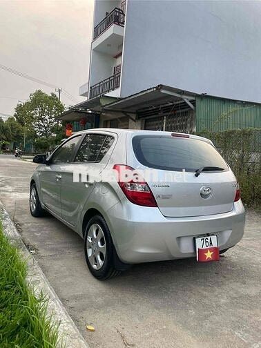 Hyundai i20 Bạc