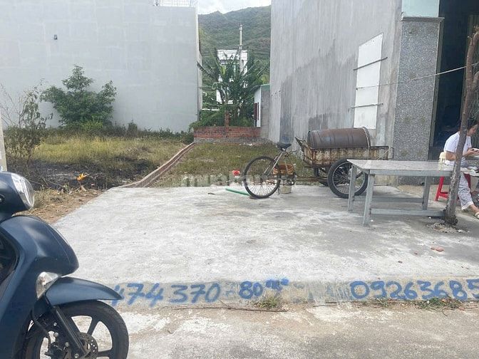 Chính chủ bán đất nền mặt tiền đường 16m ngay khu cây xăng 28 - Hồ Phú