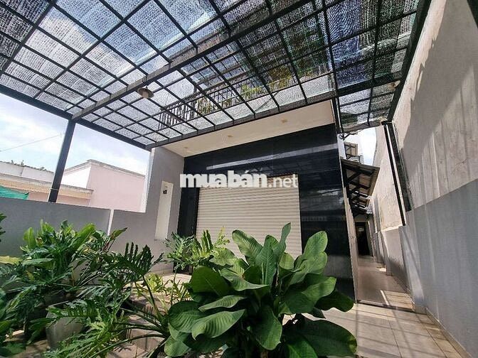 Nhà 2 lầu 162.8m2 ngang 6m xe hơi đậu trong nhà giá ngộp