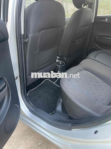 Hyundai i20 Bạc