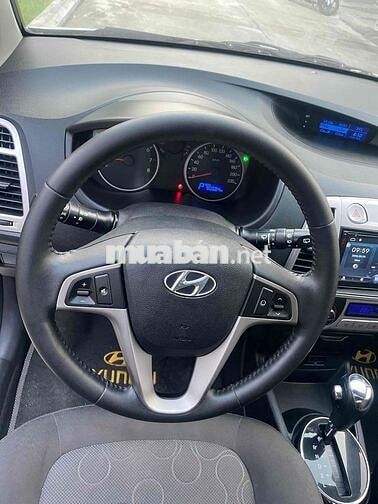 Hyundai i20 Bạc