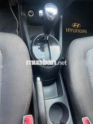 Hyundai i20 Bạc
