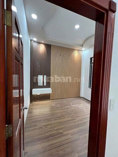Vội! Bán nhà 43m2 đường Phạm Văn Đồng, Bình Thạnh.Gần Emart.Hẻm 4m