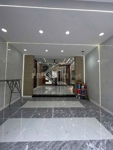 Vội! Bán nhà 43m2 đường Phạm Văn Đồng, Bình Thạnh.Gần Emart.Hẻm 4m