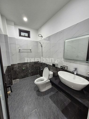 Bán Di Sản Nguyễn thái Học, 6 Tầng thang máy, Lô góc 