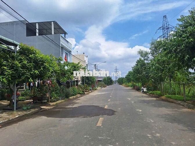 Chính chủ bán đất nền mặt tiền đường 16m  khu cây xăng 28, Quy Nhơn