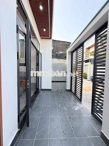 CHÚ BẢY CẦN BÁN GẤP CĂN NHÀ ĐỂ XOAY VỐN LÀM ĂN.  SHR, DỌN VÀO Ở NGAY