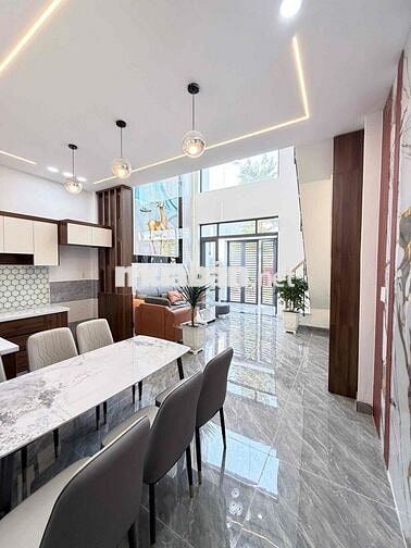 CHÚ BẢY CẦN BÁN GẤP CĂN NHÀ ĐỂ XOAY VỐN LÀM ĂN.  SHR, DỌN VÀO Ở NGAY
