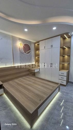BÁN NHÀ GẦN LÊ VĂN QUỚI, HẺM XE HƠI, NHÀ 5 TẦNG MỚI Ở NGAY, NHỈNH 7 TỶ