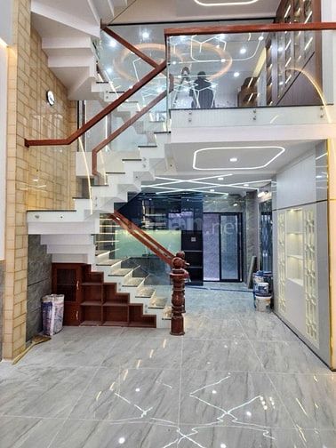 BÁN NHÀ GẦN LÊ VĂN QUỚI, HẺM XE HƠI, NHÀ 5 TẦNG MỚI Ở NGAY, NHỈNH 7 TỶ