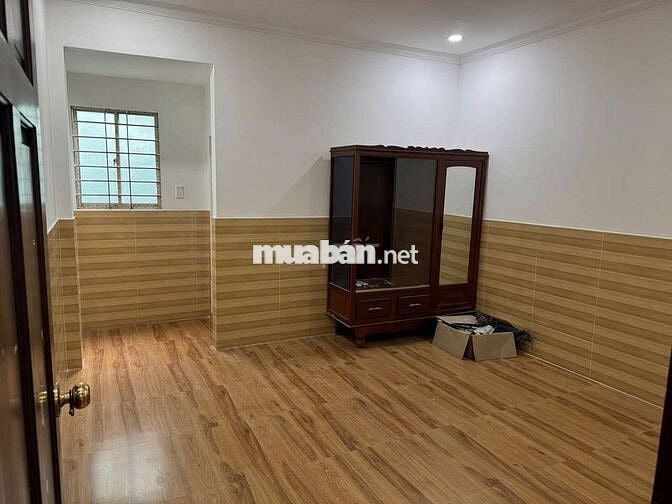Cẩn Bán gầp nhà 1xẹt phan văn hờn .DT 4 x14,5 .1 trệt 1 Lửng 3PN 2WS