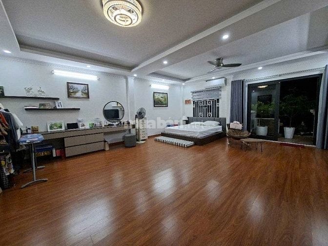 Biệt Thự Phố Chu Huy Mân – Long Biên – 143 M2 – 5 T – MT 6.2 - GIá 28 