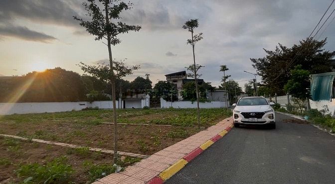 Đất gần ĐHQG Hòa Lạc giá chỉ ~2.8 tỷ 100m², dân cư đông, ở ngay