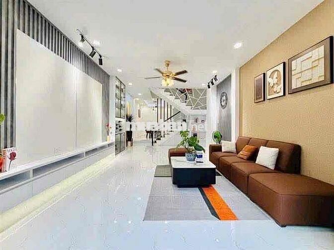 Hẻm 8m NGUYỄN SƠN, 3 Tấm, 4,5 x 18m, 5 Phòng Ngủ, 4 WC, 1 Sân Thượng