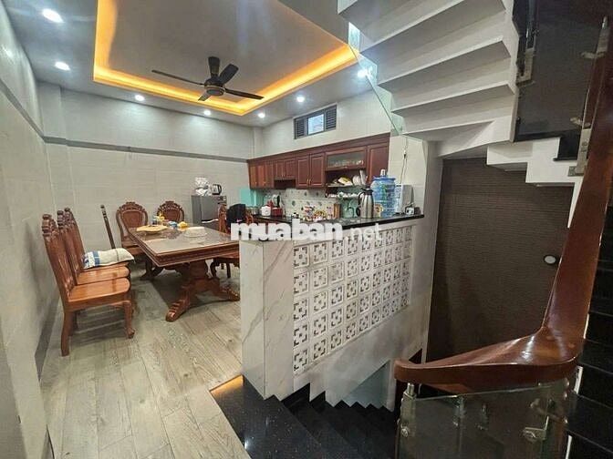 NHÀ NGUYÊN CĂN MẶT TIỀN NGUYỄN VĂN QUÁ 1 TRỆT 4 LẦU, DT 4×20. CÓ 4PN