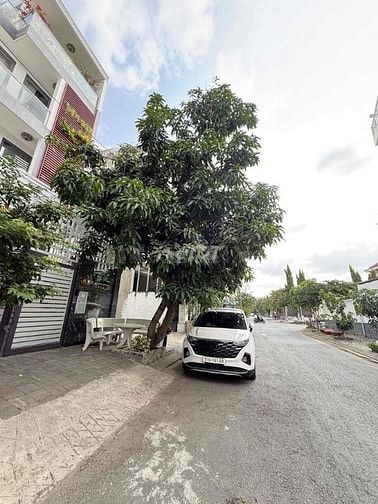 Bán Nhà 5x22m 1 Hầm 3 lầu KDC Đại Phúc 