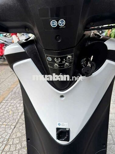 HONDA SH nhập Ý trắng sporty ODO 15895 zin chất xe