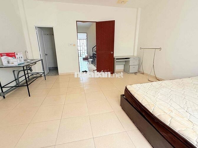 Cho Thuê Phòng rộng 35m2 gần bx q8