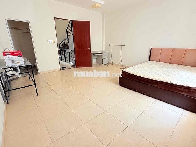 Cho Thuê Phòng rộng 35m2 gần bx q8