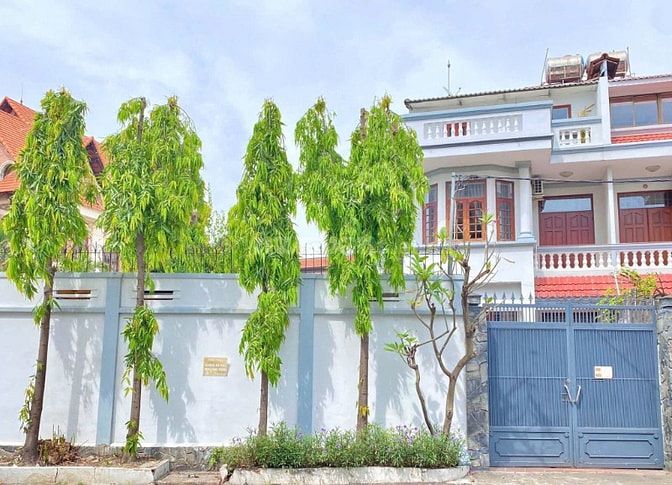 Cho thuê biệt thự 25A Nguyễn Ư Dĩ P.Thảo Điền Q.2 + Diện tích: 20mx35m
