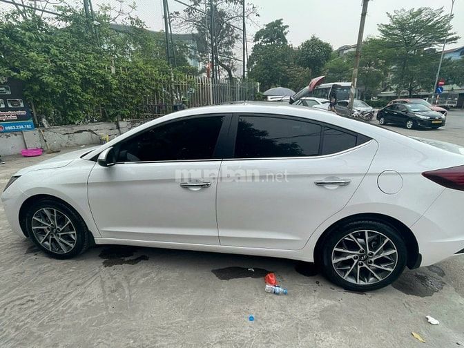 Bán xe elantra đời 2021, xe cũ nhưng nguyên zin, rất ít đi