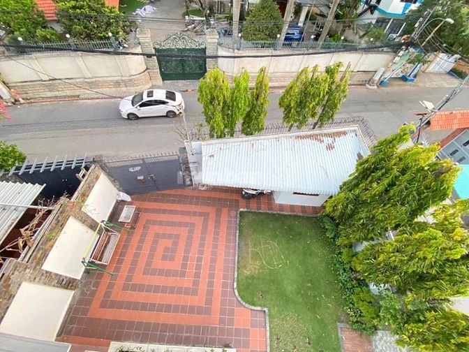 Cho thuê biệt thự 25A Nguyễn Ư Dĩ P.Thảo Điền Q.2 + Diện tích: 20mx35m