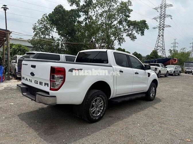 Ford Ranger Trắng 2019 XLT số sàn hai cầu