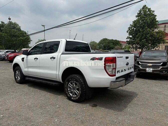 Ford Ranger Trắng 2019 XLT số sàn hai cầu