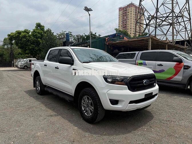 Ford Ranger Trắng 2019 XLT số sàn hai cầu