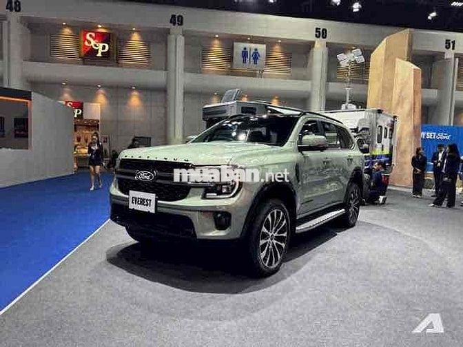 Ford Everest 2026 Trắng