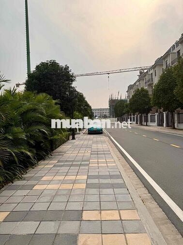 Song Lập Thời Đại 10 Đông Nam mát mẻ view trước nhà Vườn Hoa Bể Bơi