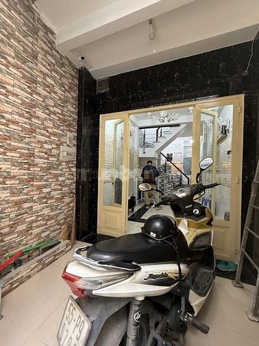 BÁN NHÀ NGUYỄN TRÃI P2 QUẬN 5, GIẢM GIÁ 5T HƠN, 30M2 4 TẦNG, HXH C15M