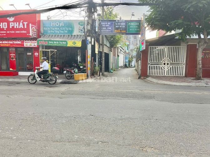 Chủ cần bán nhà hẻm xe hơi đg Lê Văn Thịnh