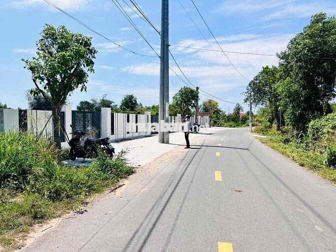 SIÊU RẺ ĐẸP NẰM NGAY ĐƯỜNG NHÁNH NGUYỄN HUỆ XÃ ĐẤT ĐỎ - TP HCM - NHANH