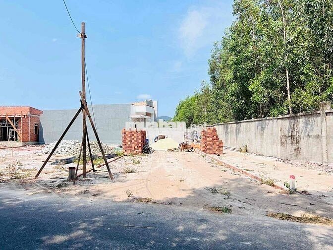 *** LÔ NÀY CÁCH BIỂN CHỈ 2.5KM GIÁ TỐT CHO ANH CHỊ ĐẦU TƯ XÃ PHƯỚ