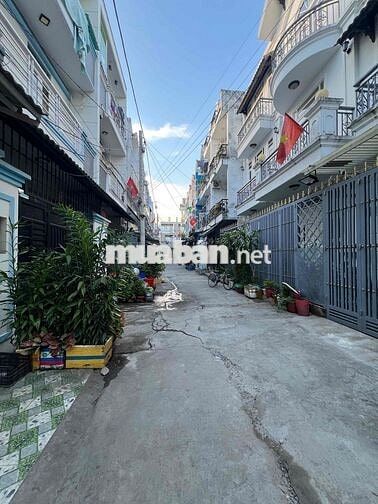 Cho thuê nhà hẻm ô tô 4PN Gần UBND Huyện nhà bè