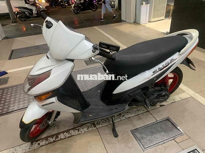 Honda Click Trắng