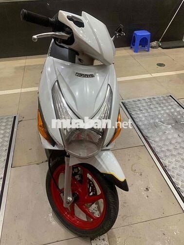 Honda Click Trắng